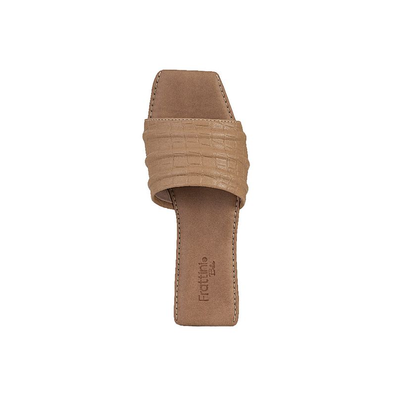 751000102_camel_04